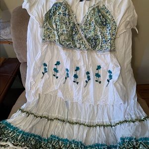 Beautiful top size 18 and matching skirt size 22
